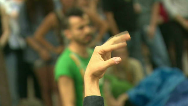 The Fluttering Fingers Of Occupy Cnn Video 