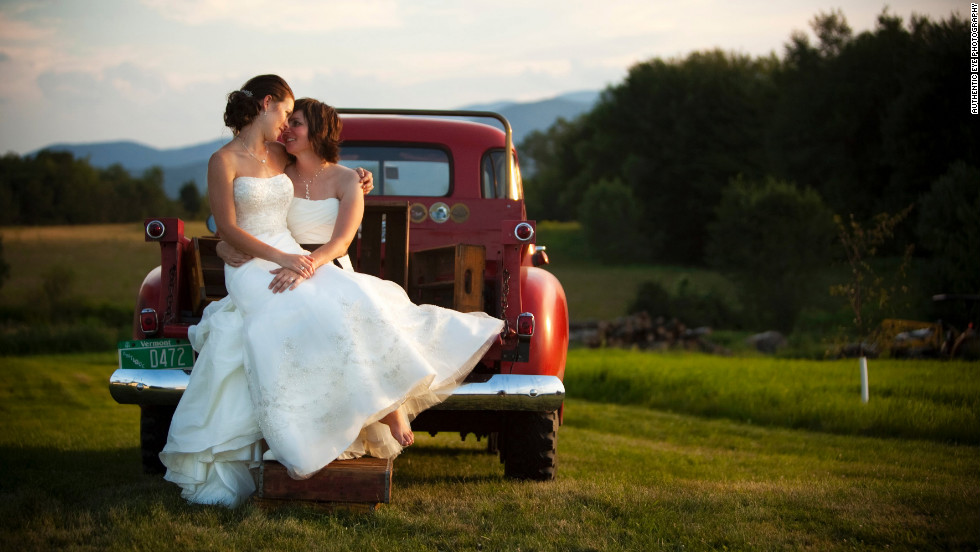 Photographing Same Sex Weddings Presents Unique Challenges 3047