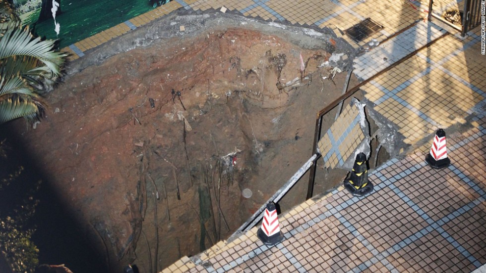 A sinkhole killed a guard at a construction site in Shenzhen, China, on March 27. The sinkhole might have been caused by heavy rains and the collapsing of old water pipes running beneath the surface, the Shenzhen Special Zone Daily reported.