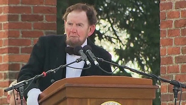  &#39;lincoln&#39; delivers gettysburg address