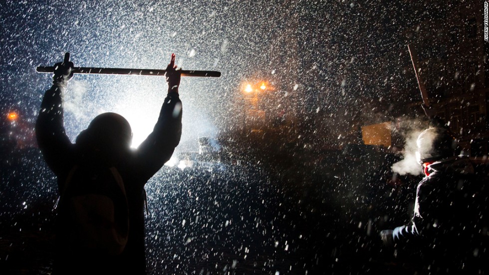 Ukraine Protest Movement At Least 4 Killed In Clashes With Police