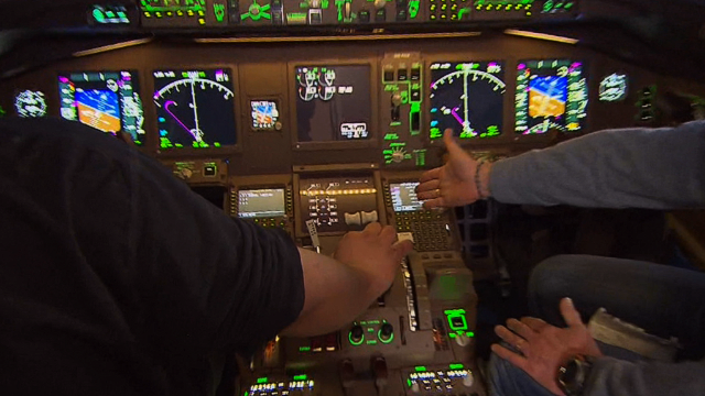 Игровой 777 cockpit
