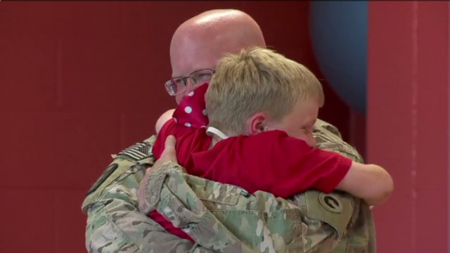 Soldier Dad Surprises Daughter On Birthday Cnn Video 5557