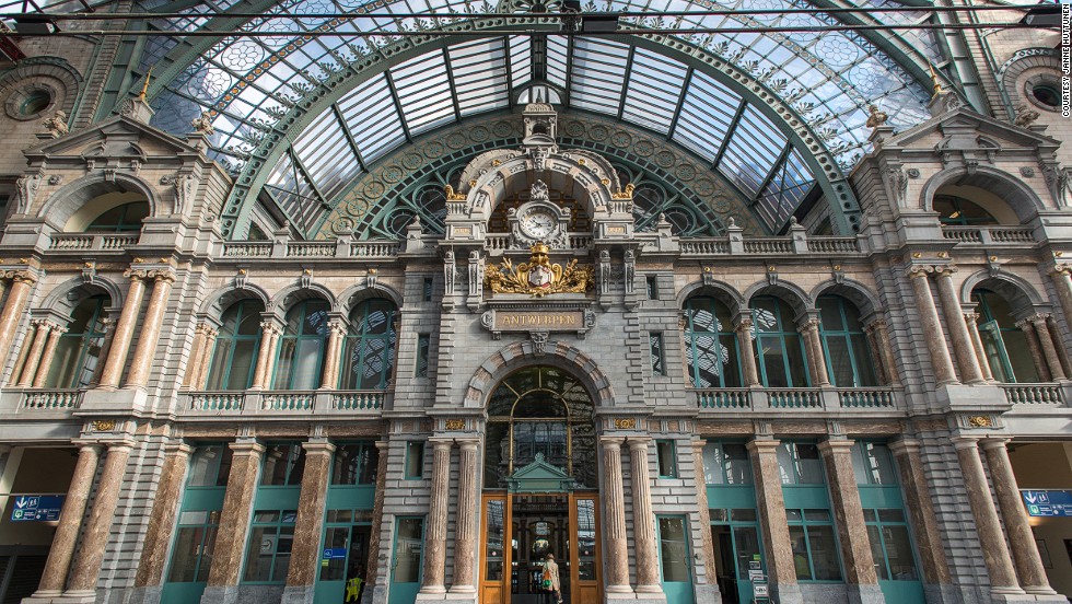  glass train shed earned the station the nickname "Railway Cathedral