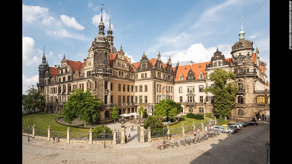 The Dresden Castle is a residential palace incorporating baroque, Renaissance and classical styles. Today it houses a complex of great museums, including the Green Vault.