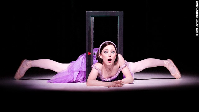 The Royal Ballet Takes On Alice In Wonderland 1130