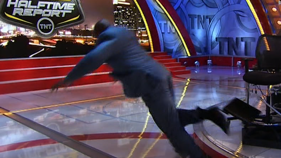 Shaq Faceplants During Nba Broadcast Cnn Video