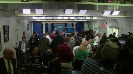 Secret Service Evacuates White House Briefing Room | secret service clears white house briefing room cnn video Secret Service Evacuates White House Briefing Room | secret service clears white house briefing room cnn video