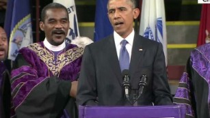 Obama sings &#39;Amazing Grace&#39; during eulogy for pastor
