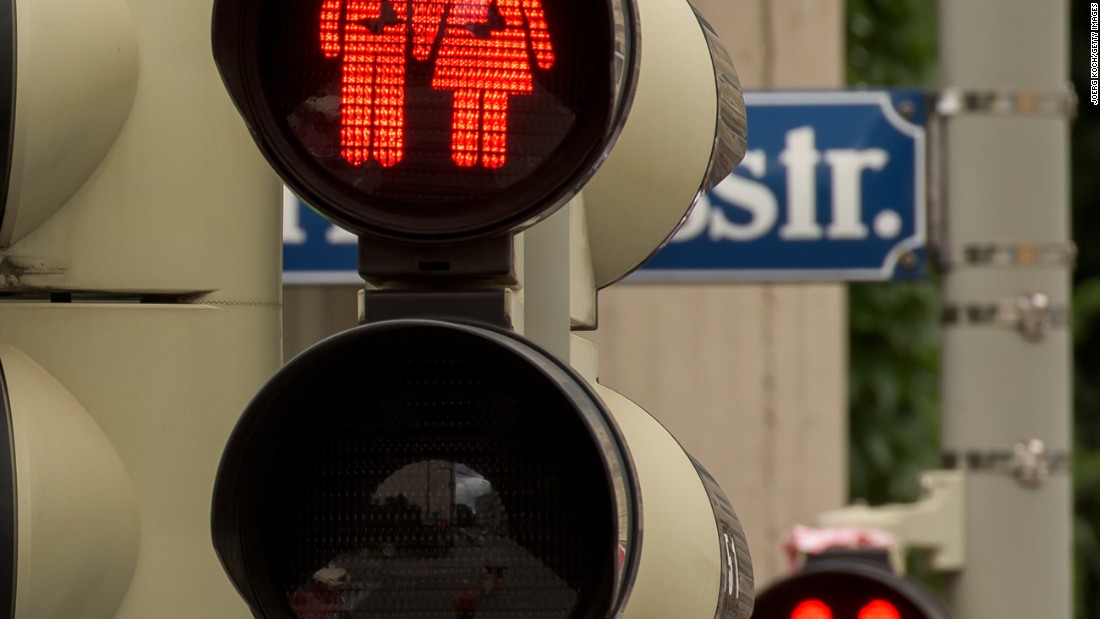 Munich Introduces Same Sex Pedestrian Traffic Signals