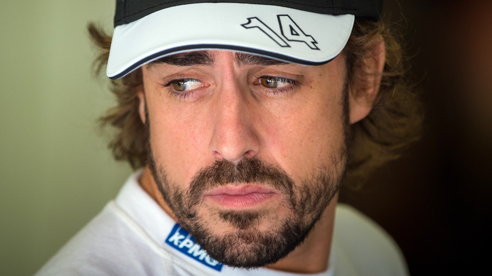 150818205909-fernando-alonso-looking-down-super-tease.jpg