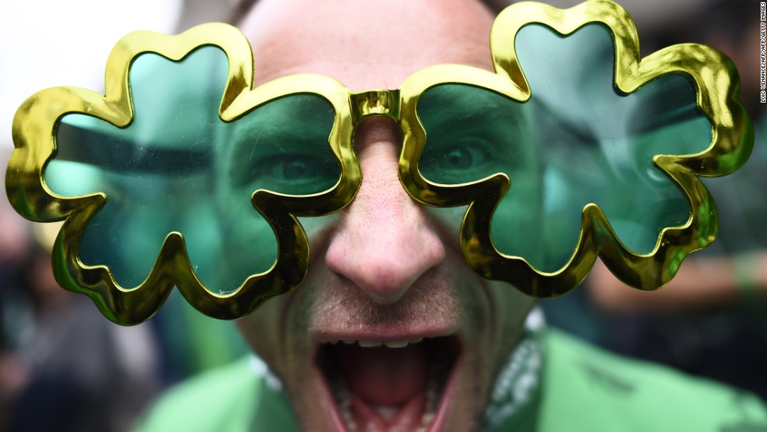 151014141458-ireland-rugby-fan-super-169.jpg