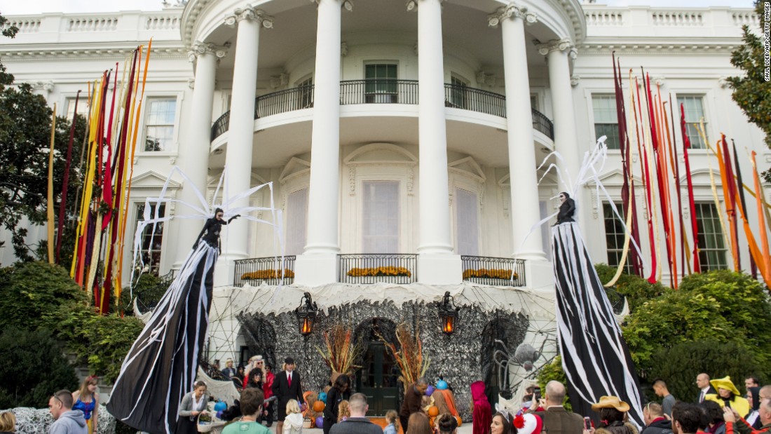 Obamas celebrate Halloween at the White House