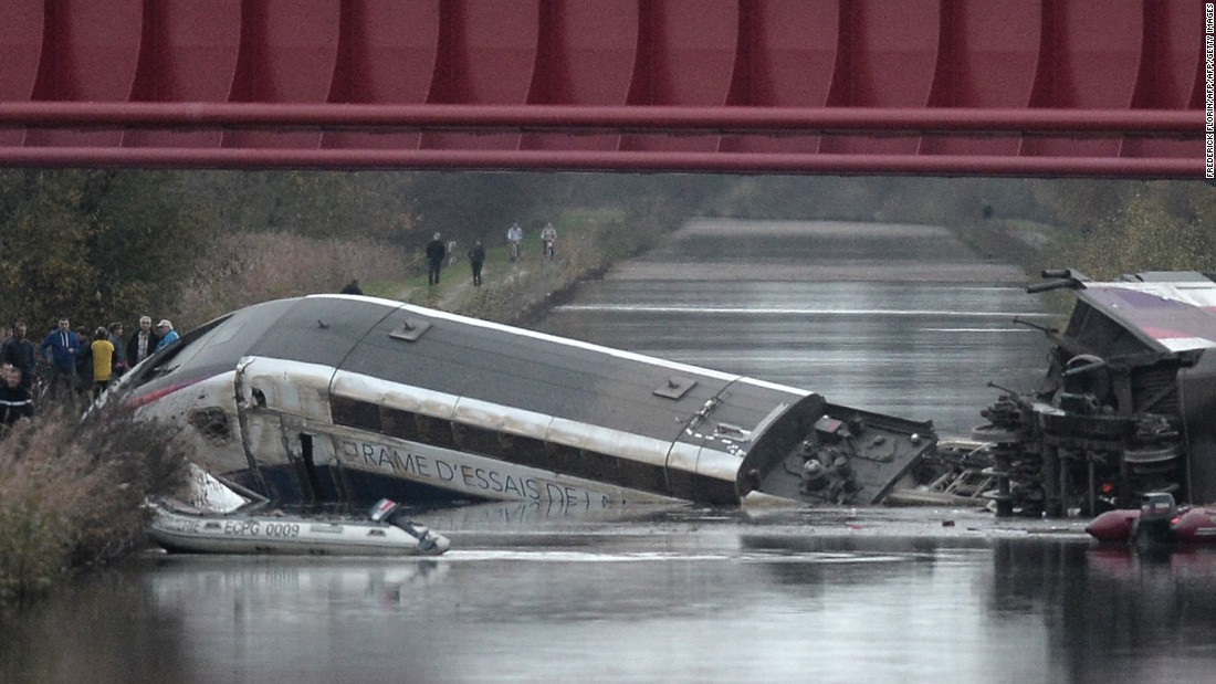 10 killed after highspeed TGV train derails in France