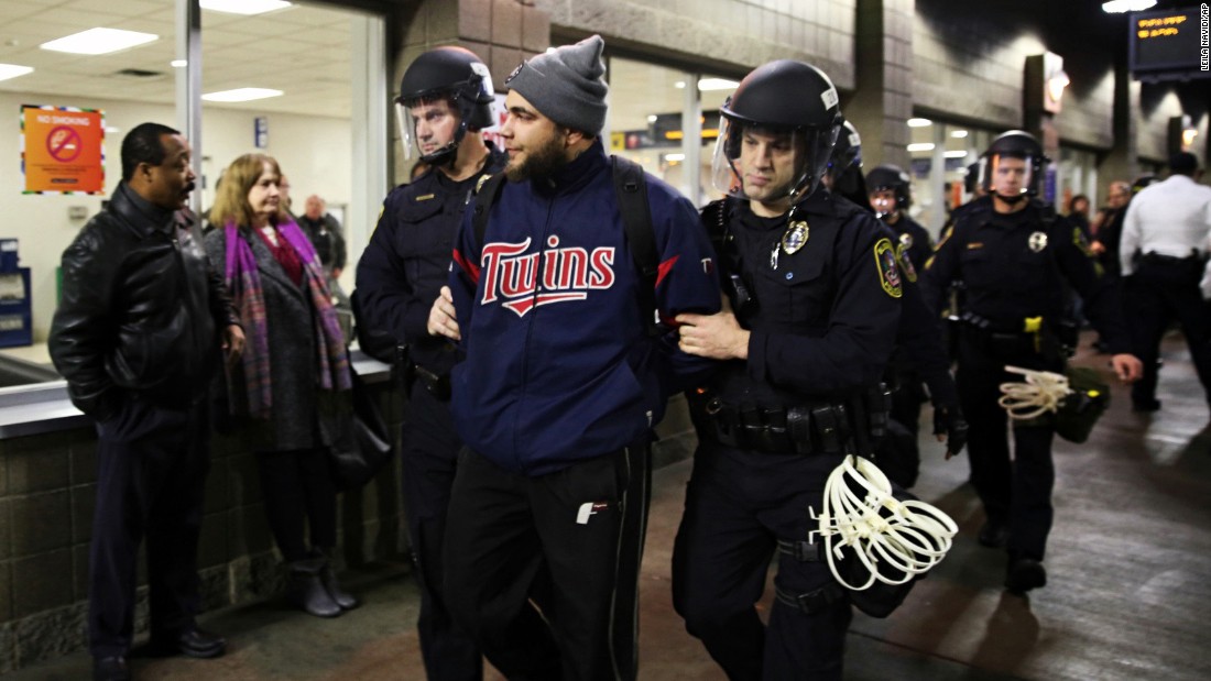 Black Lives Matter blocks Minneapolis, SF airports - CNN