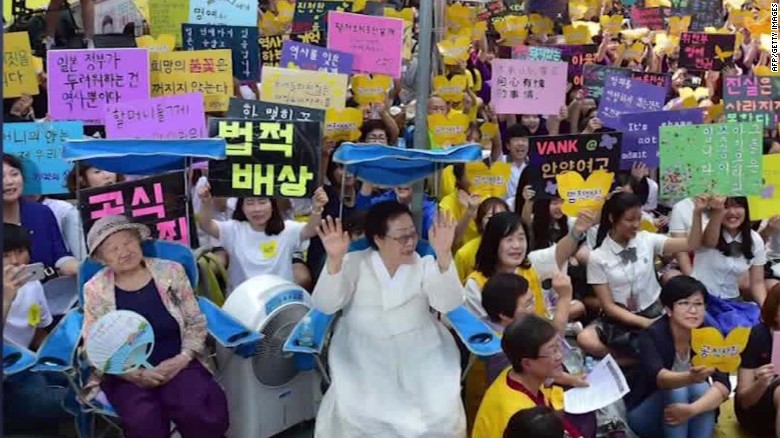 South Korea and Japan reach deal on &#39;comfort women&#39;