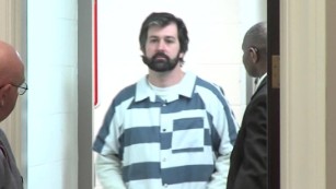 Watch the video that&#39;s key to the Michael Slager case