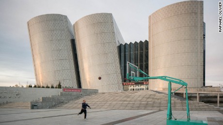 Abandoned architectural marvels in China&#39;s largest ghost town