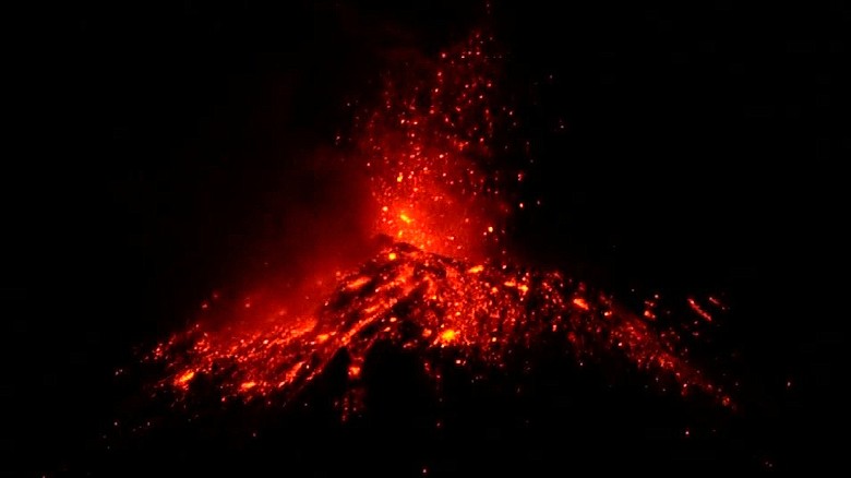 Volcano erupts in Mexico