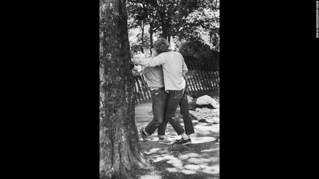 Obama Names Stonewall Inn Area As First National Monument To Lgbt 