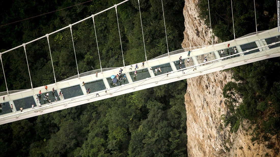 China S Record Breaking Glass Bridge Closes