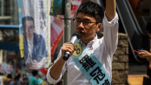 Hong Kong voters elect pro-democracy activists