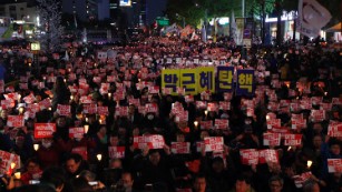 South Korean president urged to step down