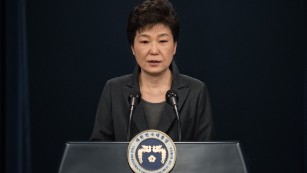 South Korean President Park Geun-hye apologizes last week to the nation.
