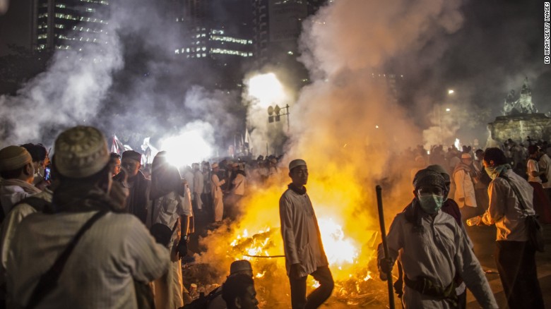 Violence broke out in Jakarta on November 4 after Islamic groups protested the city&#39;s governor. 