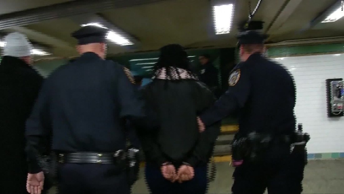 Woman Pushed To Her Death In Front Of Subway Train Cnn Video