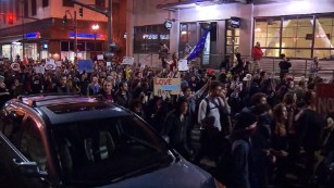 Portland police say protest is &#39;riot&#39;