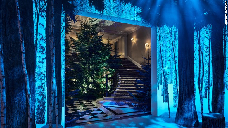 Natural greenery and photographic imagery combine to dramatic effect at Claridge&#39;s.