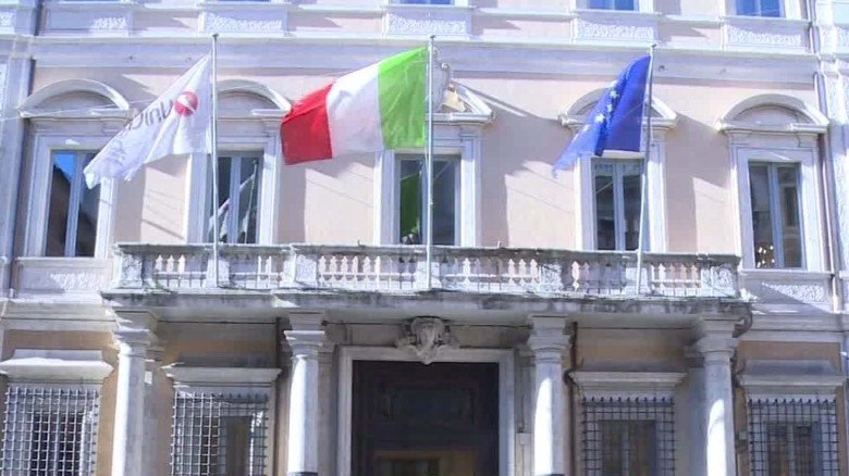 Banks on edge ahead of Italian referendum