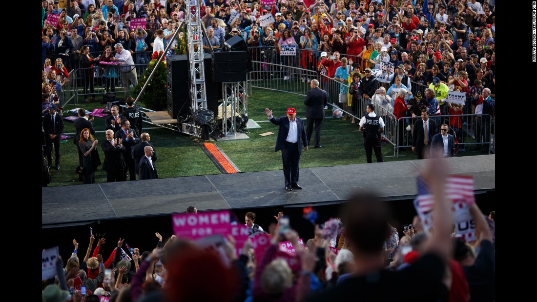 Photographing Trump's return to Alabama