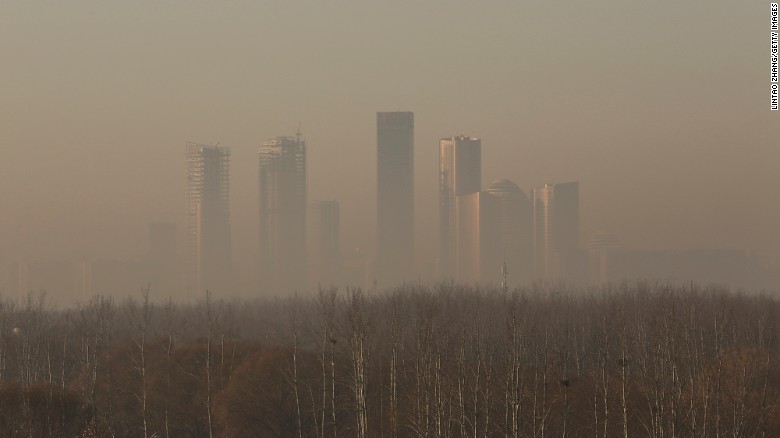 China Beijings First Ever Red Alert Issued For Smog And Fog