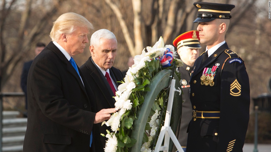Donald Trump places wreath at Arlington