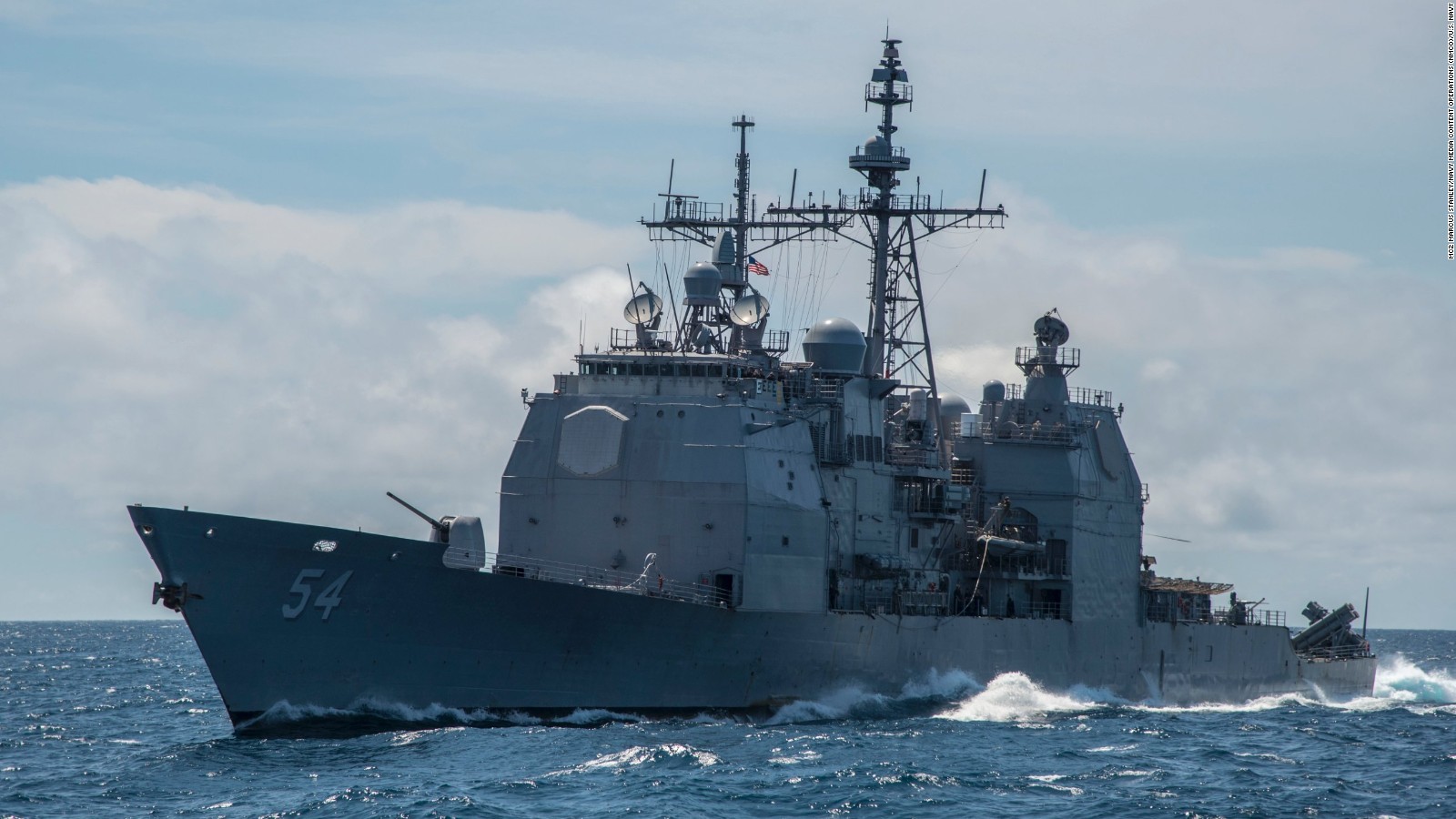 The Ticonderoga-class guided-missile cruiser USS Antietam, which ran aground in Tokyo Bay on Tuesday.