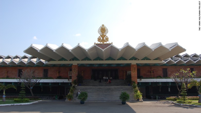 Molyvann was appointed as a state architect by the King of Cambodia. The State Palace in Phnom Penh, built in the 1960s, was one of the government structures he designed.