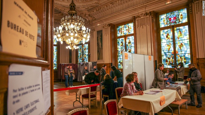 A polling station set up at the town hall in Paris&#39;s 18th district.