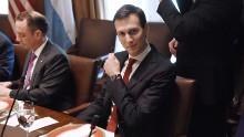 White House defends Kushner&#39;s Russia contact