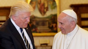 Spicer&#39;s absence in papal visit reveals Trump&#39;s family-first rule