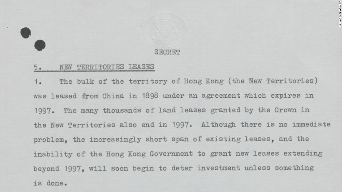 A declassified secret document prepared for newly elected British Prime Minister Margaret Thatcher in June 1979 warns of the upcoming issue of the lease to Hong Kong&#39;s New Territories.  Original image altered for clarity. 