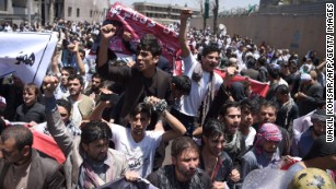Afghans &#39;fed up&#39; with burying dead