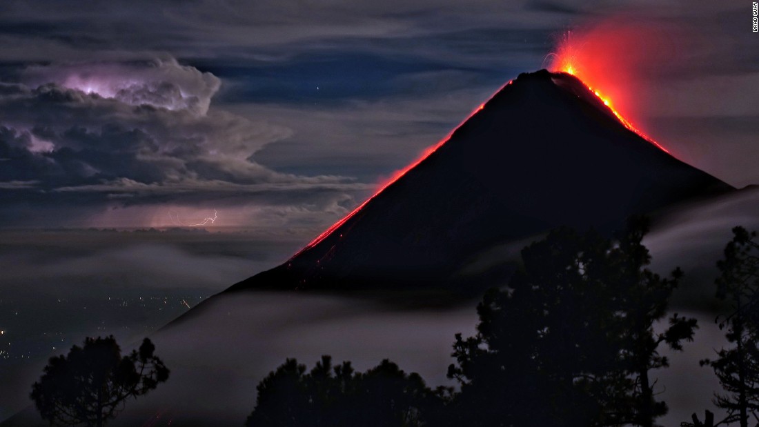 Social media 'erupts' with images of Guatemalan volcano eruption