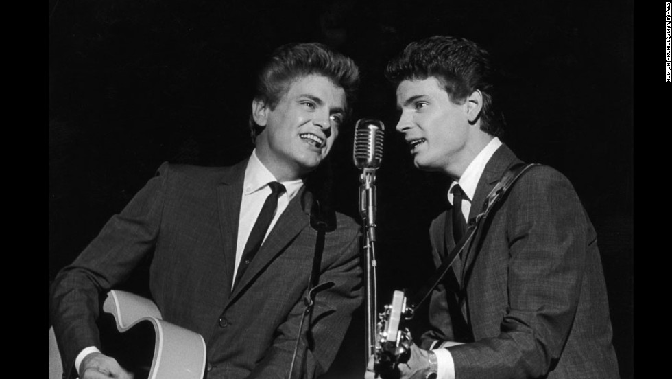 Singer Phil Everly -- half of legendary Everly Brothers -- dies - CNN.com