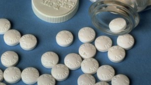 Low-dose aspirin linked to lower breast cancer risk, study says