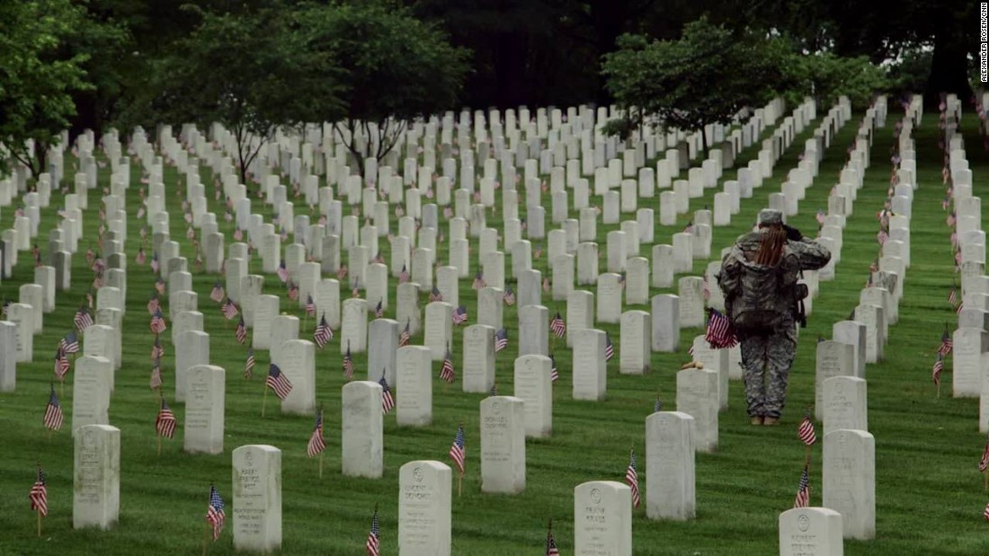 Memorial Day: More than 228,000 flags at Arlington National Cemetery ...