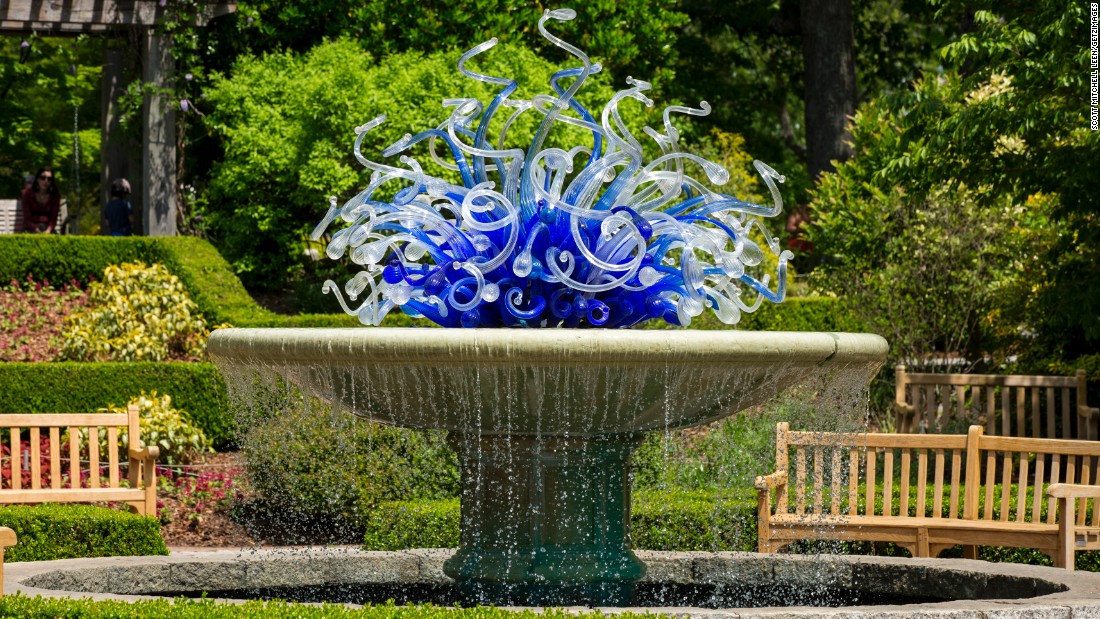 Botanic gardens add art exhibits by Chihuly and others - CNN.com