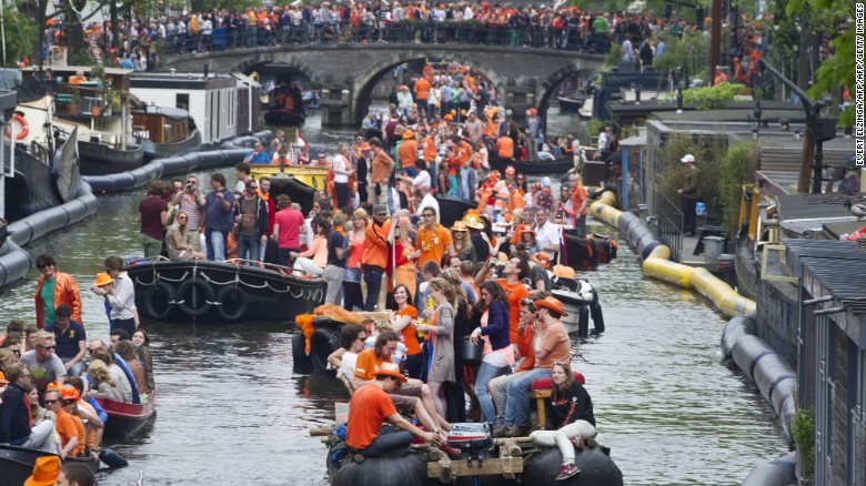 The autonomous vessel will be tested by traffic on the waterways of Amsterdam. 