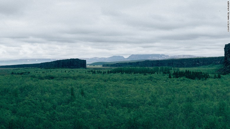 Ásbyrgi: Either formed by Ice Age glacial flooding or Odin&#39;s horse. 